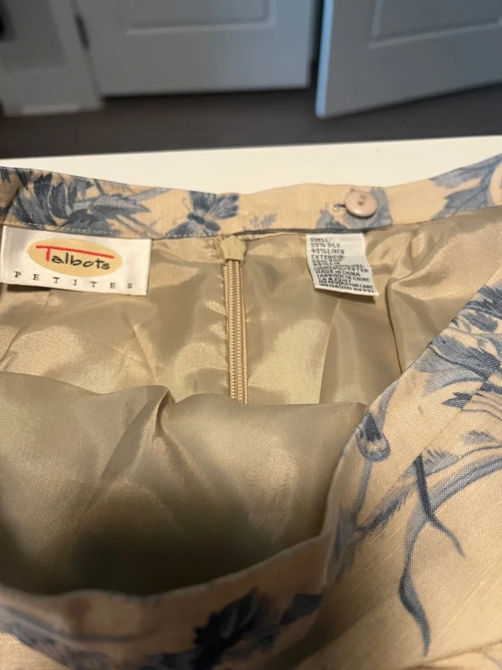 Vintage TALBOTS Silk Linen Floral Skirt with Blue Floral Print - Picture 5 of 12